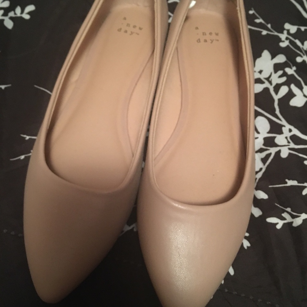 A new day women’s flat shoes